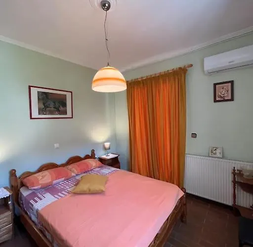 Aris House Holiday home